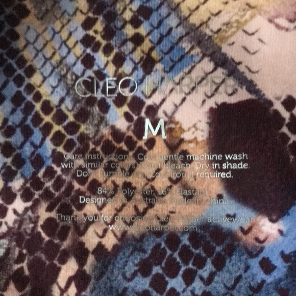 LIMITED EDITION Activewear Set - Picture 8 of 9